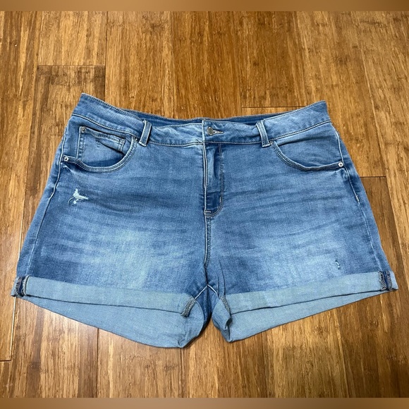 Time and Tru Jean shorts - Picture 1 of 3